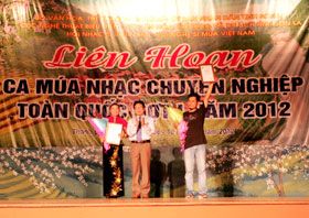 Kết thúc Liên hoan Ca múa nhạc chuyên nghiệp toàn quốc đợt I – 2012